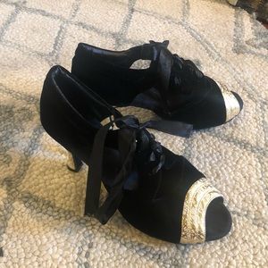 Size 9.5 Dancing Shoes